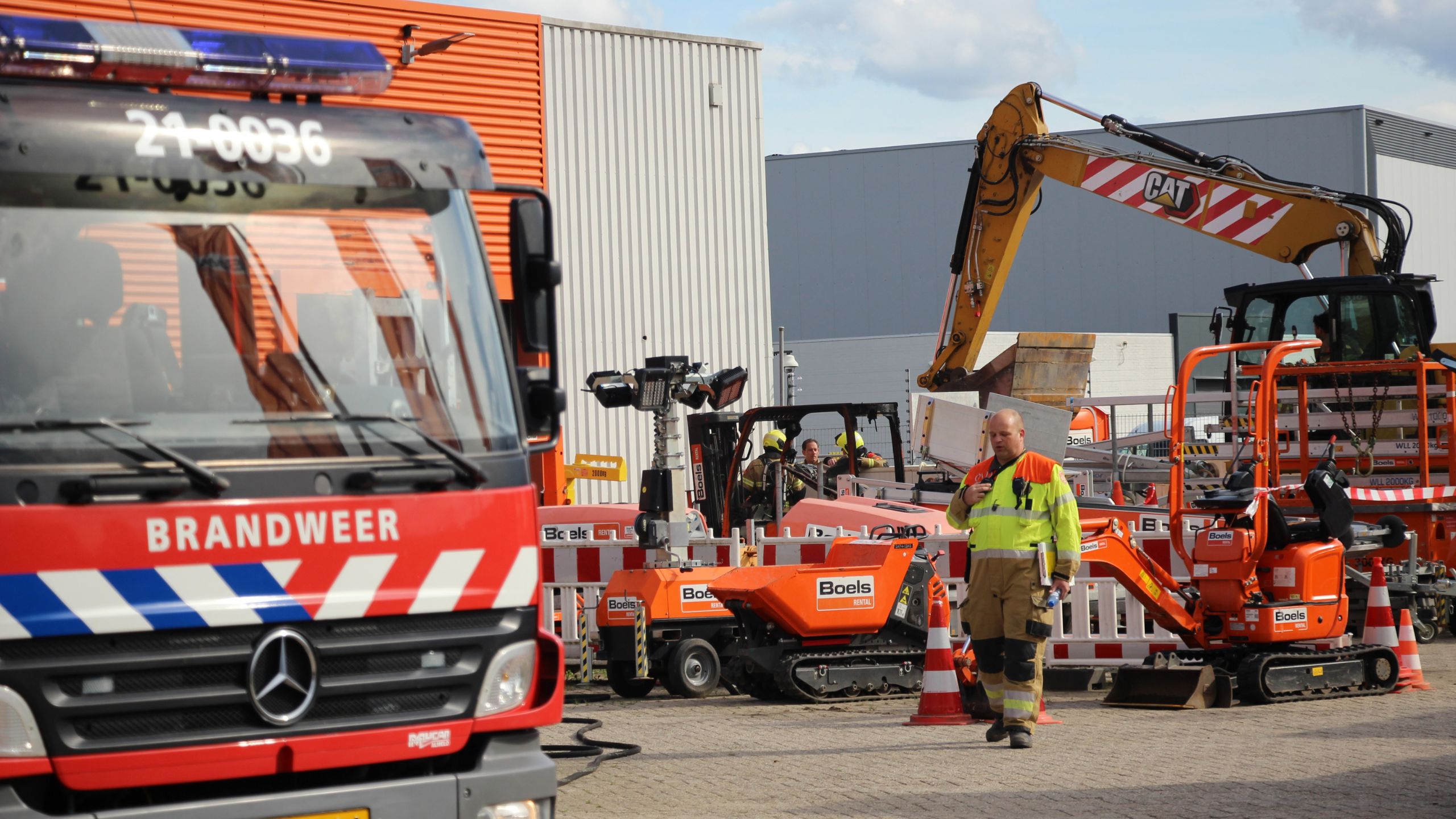HulpdienstenVoertuigenNL-30 heftruck
