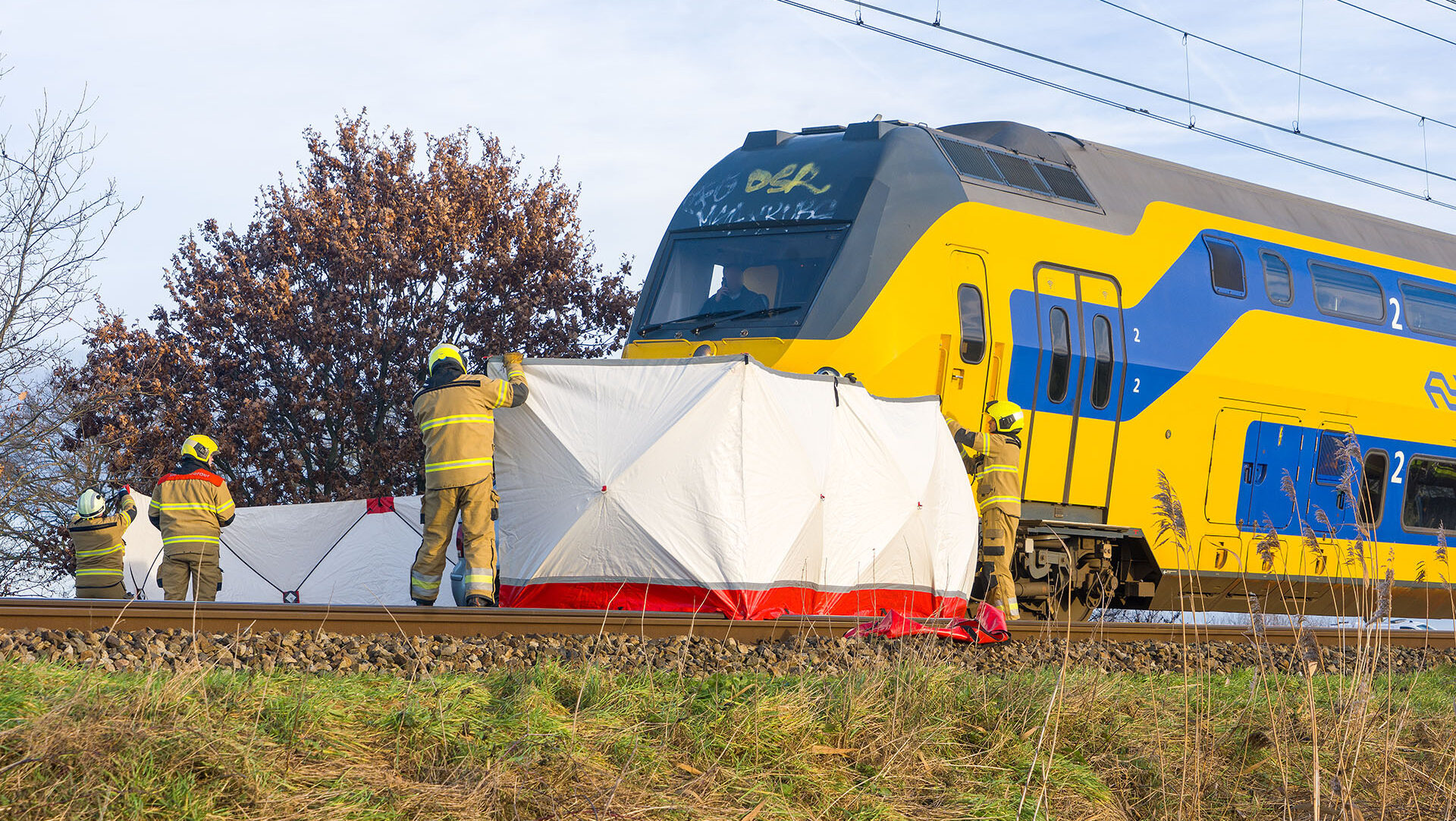 Treinverkeer stilgelegd na dodelijk ongeval op spoor bij Huisseling