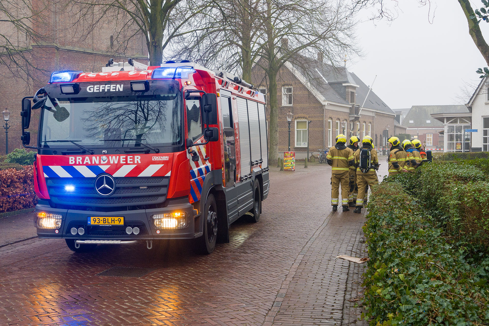 Kerkstraat Geffen afgesloten vanwege gaslek