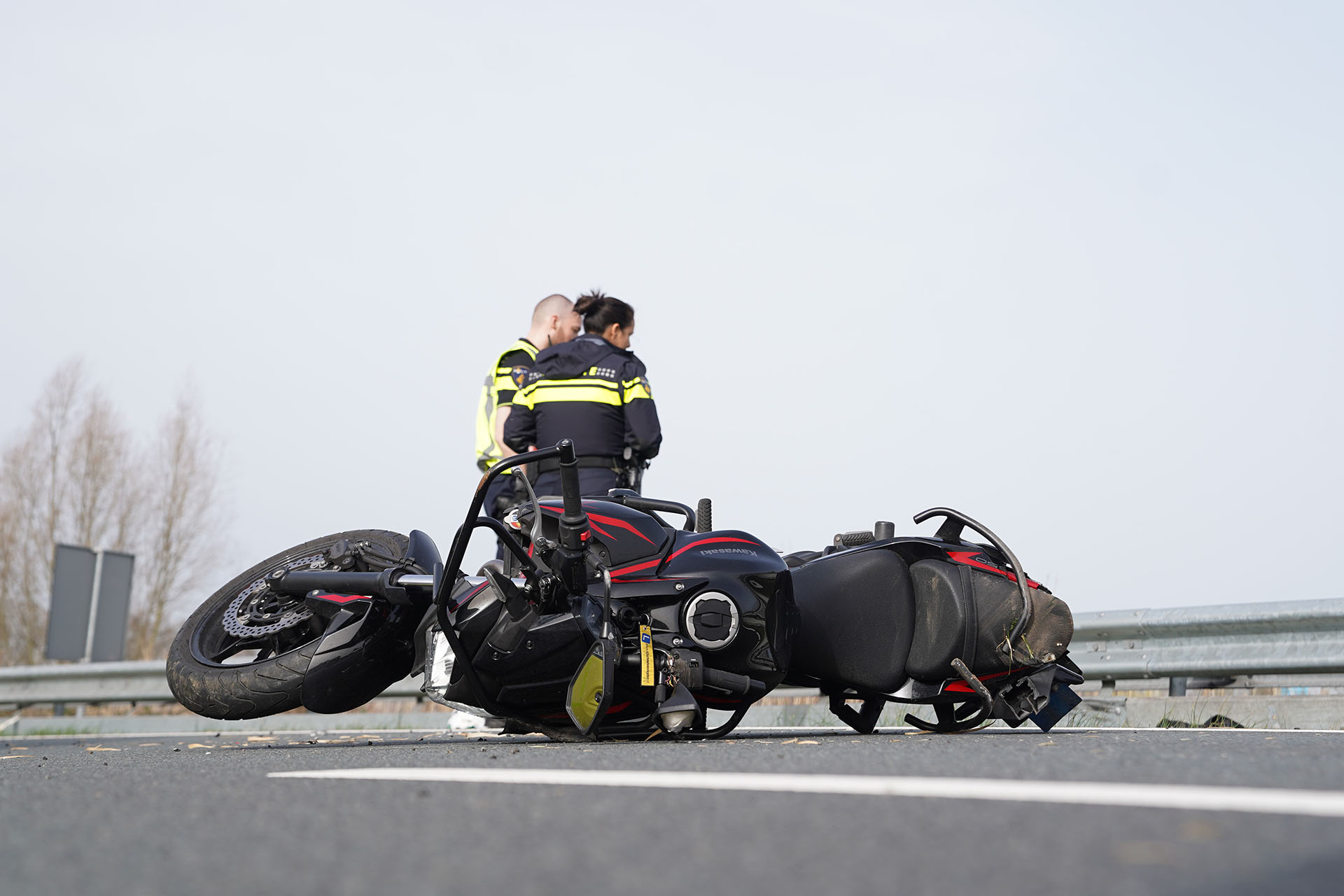 Ossenaar gewond bij ongeval met lesmotor op A59.