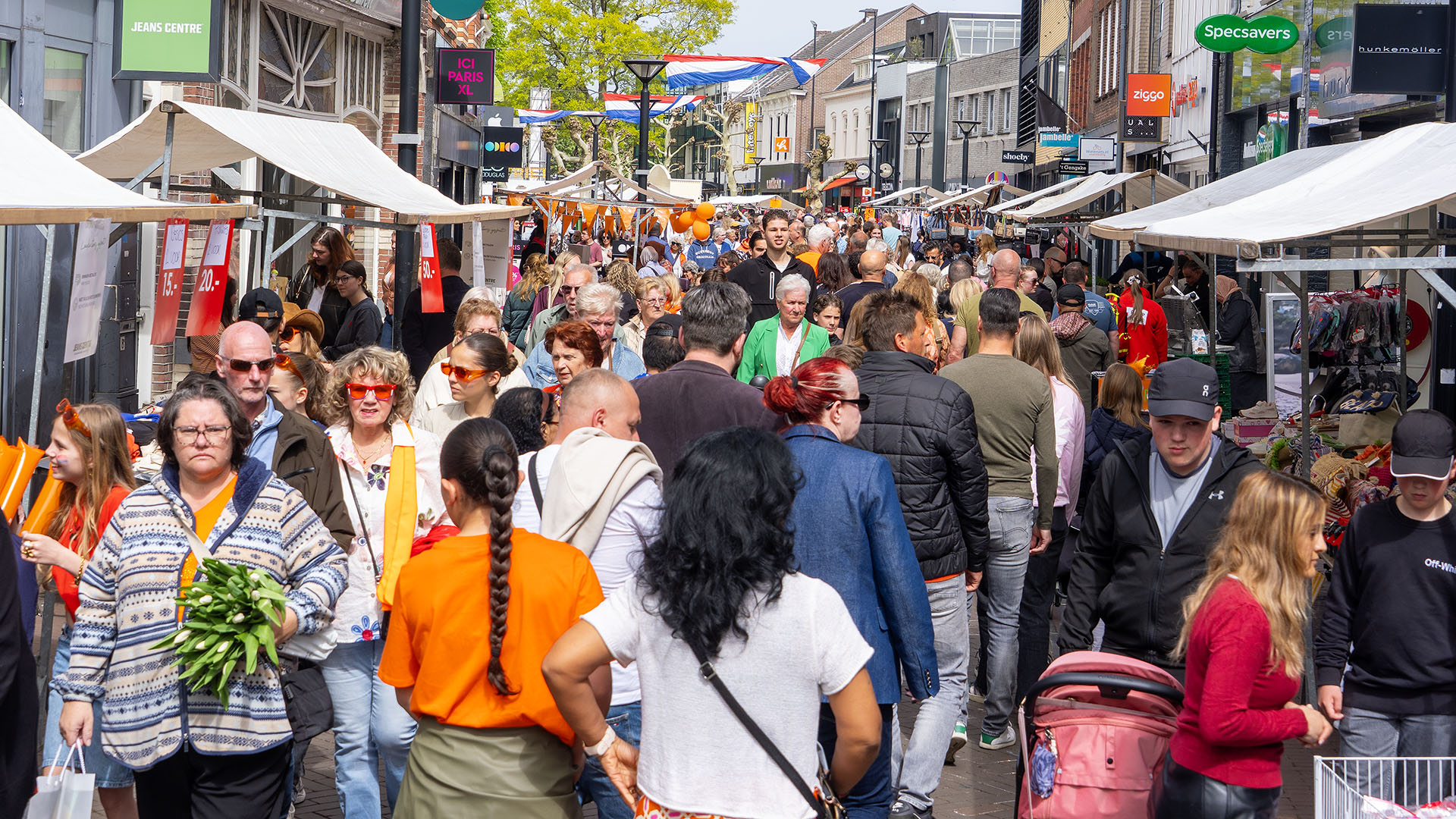 Koningsdag 2026: Osse centrum kleurt oranje en lééft!